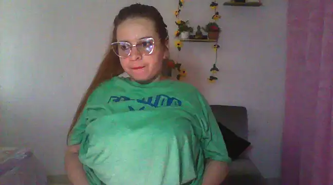 Snapshot of lorenitabella chatting on 03.06.25 lorenitabella online show from 03.06.25