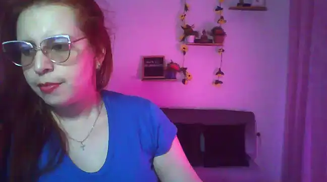 Snapshot of lorenitabella chatting on 03.17.25 lorenitabella online show from 03.17.25