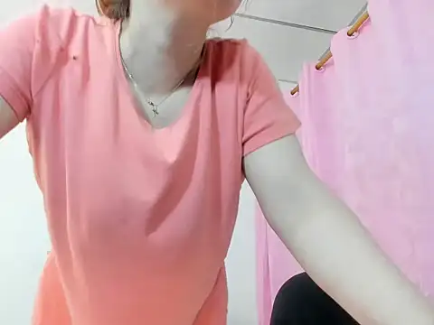 Snapshot of lorenitabella chatting on 09.13.25 lorenitabella online show from 09.13.25