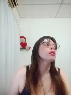 Snapshot of lorenitabella chatting on 07.14.26 lorenitabella online show from 07.14.26