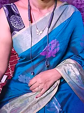 Snapshot of XBHUUME chatting on 11.14.25 XBHUUME online show from 11.14.25