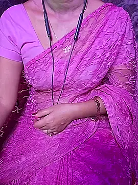 Snapshot of XBHUUME chatting on 11.15.25 XBHUUME online show from 11.15.25