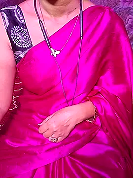 Snapshot of XBHUUME chatting on 11.20.25 XBHUUME online show from 11.20.25