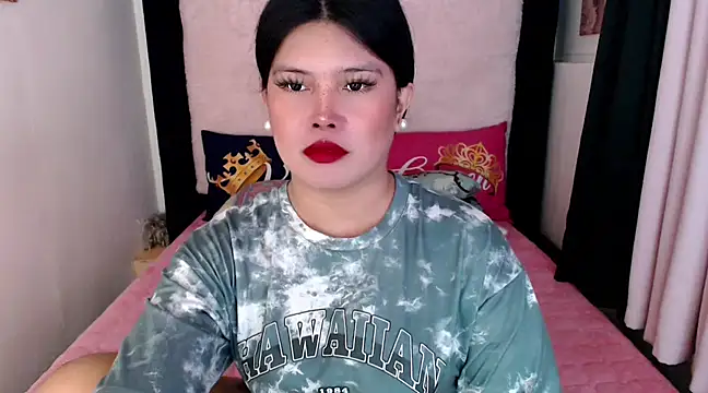 Snapshot of Angelic_Fuckerxxx chatting on 12.20.24 Angelic Fuckerxxx online show from 12.20.24