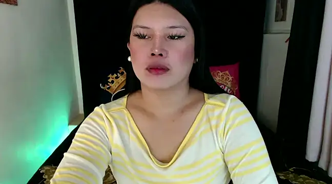 Snapshot of Angelic_Fuckerxxx chatting on 02.13.25 Angelic Fuckerxxx online show from 02.13.25
