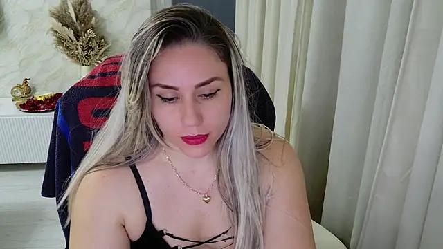 Snapshot of Annyfit4you chatting on 02.26.25 Annyfit4you online show from 02.26.25