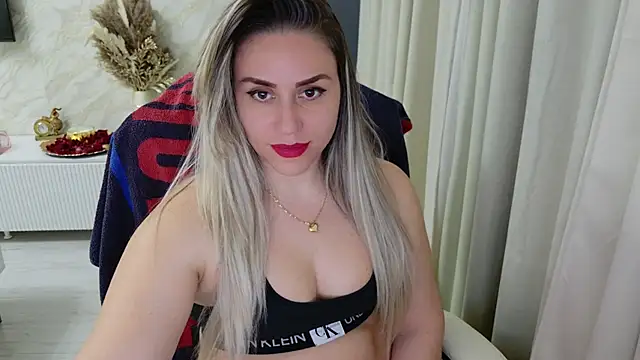 Snapshot of Annyfit4you chatting on 02.27.25 Annyfit4you online show from 02.27.25