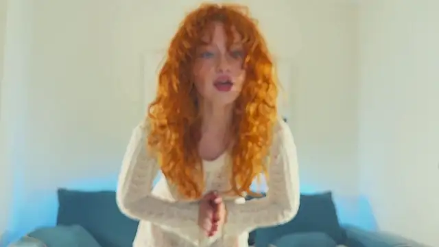 Snapshot of Born_to_Loveee chatting on 09.23.25 Born to Loveee online show from 09.23.25