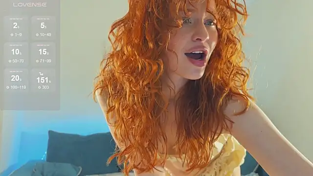 Snapshot of Born_to_Loveee chatting on 09.29.25 Born to Loveee online show from 09.29.25