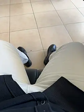 Snapshot of S2kicibey06 chatting on 03.22.25 S2kicibey06 online show from 03.22.25