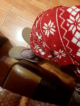 Snapshot of feet_toes chatting on 12.02.24 feet toes online show from 12.02.24