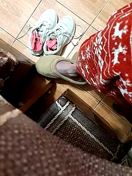 Snapshot of feet_toes chatting on 02.19.25 feet toes online show from 02.19.25