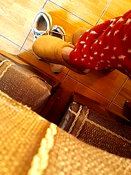 Snapshot of feet_toes chatting on 02.24.25 feet toes online show from 02.24.25