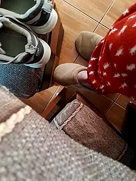 Snapshot of feet_toes chatting on 03.14.25 feet toes online show from 03.14.25