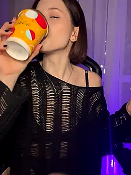 Camilla Railian online show from 12.07.24