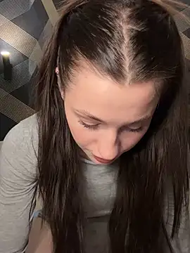 Camilla Railian online show from 03.17.25