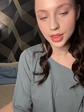 Camilla Railian online show from 03.20.25