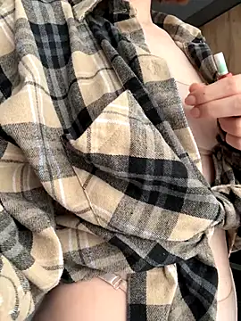 Camilla Railian online show from 09.28.25