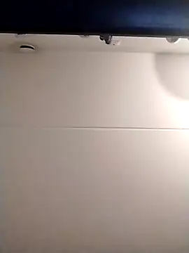 Justinahlbergswedenlive94 online show from 01.28.25