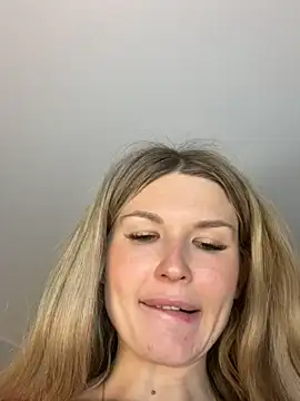 AngelMiaM online show from 04.05.26