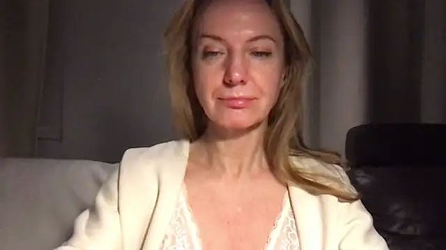 Snapshot of RachellAmazing chatting on 01.11.25 RachellAmazing online show from 01.11.25