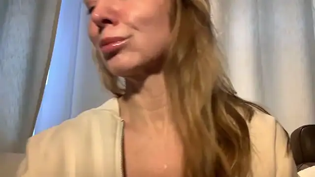Snapshot of RachellAmazing chatting on 01.15.25 RachellAmazing online show from 01.15.25