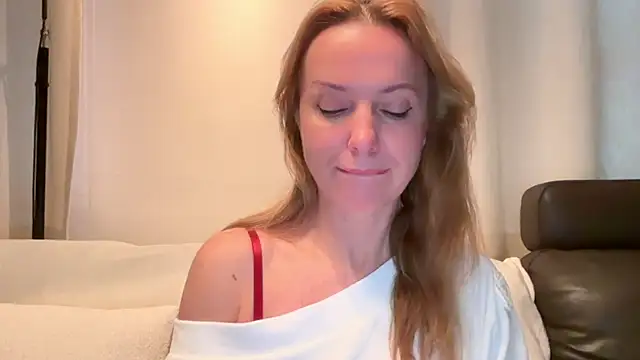 Snapshot of RachellAmazing chatting on 01.21.25 RachellAmazing online show from 01.21.25