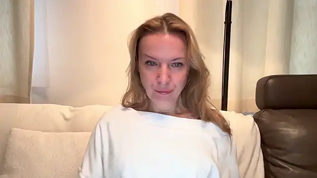 Snapshot of RachellAmazing chatting on 01.22.25 RachellAmazing online show from 01.22.25