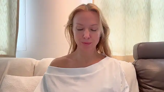 Snapshot of RachellAmazing chatting on 01.22.25 RachellAmazing online show from 01.22.25