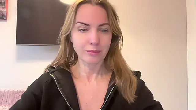 Snapshot of RachellAmazing chatting on 02.13.25 RachellAmazing online show from 02.13.25