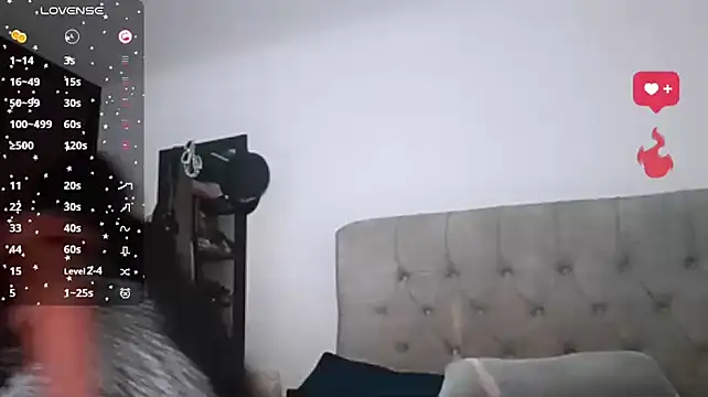 Snapshot of emily_rosse09 chatting on 11.07.25 emily rosse09 online show from 11.07.25