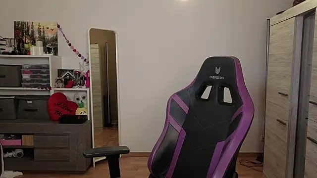 TinniAngel online show from 02.07.26