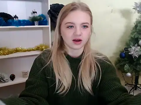 CrazyGloria online show from 12.23.24