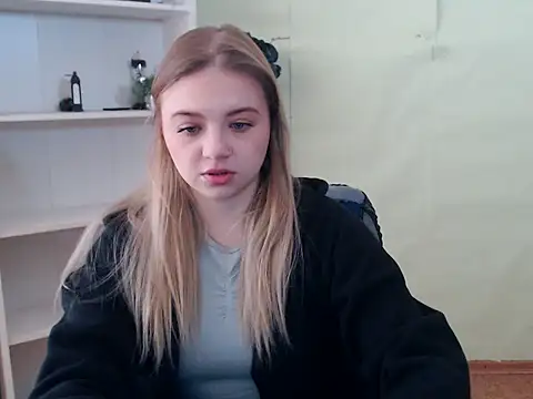 CrazyGloria online show from 02.21.25