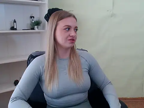 CrazyGloria online show from 03.05.25