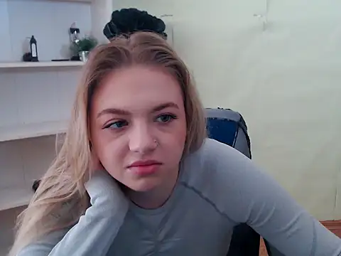 CrazyGloria online show from 03.06.25