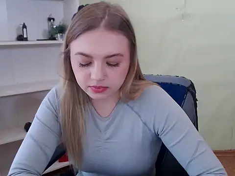 CrazyGloria online show from 03.21.25