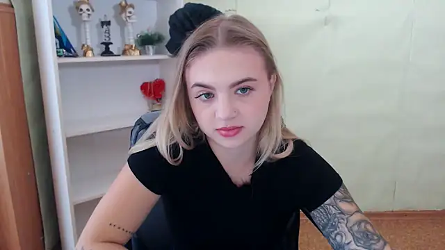 CrazyGloria online show from 09.19.25