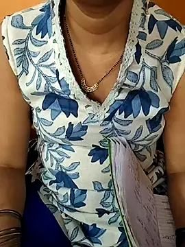 Snapshot of Diya_143 chatting on 06.10.26 Diya 143 online show from 06.10.26