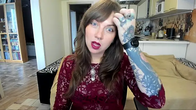 Snapshot of StacyTigerr chatting on 10.02.25 StacyTigerr online show from 10.02.25