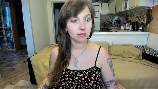 Snapshot of StacyTigerr chatting on 10.03.25 StacyTigerr online show from 10.03.25