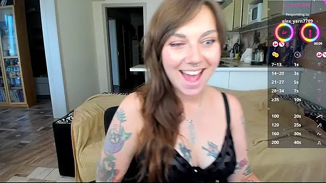 Snapshot of StacyTigerr chatting on 10.08.25 StacyTigerr online show from 10.08.25