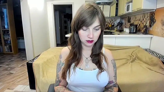 Snapshot of StacyTigerr chatting on 10.11.25 StacyTigerr online show from 10.11.25