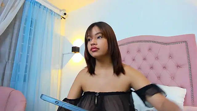 Snapshot of AnahiRivera chatting on 01.24.25 AnahiRivera online show from 01.24.25