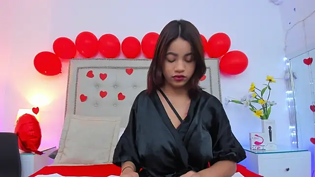 Snapshot of AnahiRivera chatting on 02.14.25 AnahiRivera online show from 02.14.25