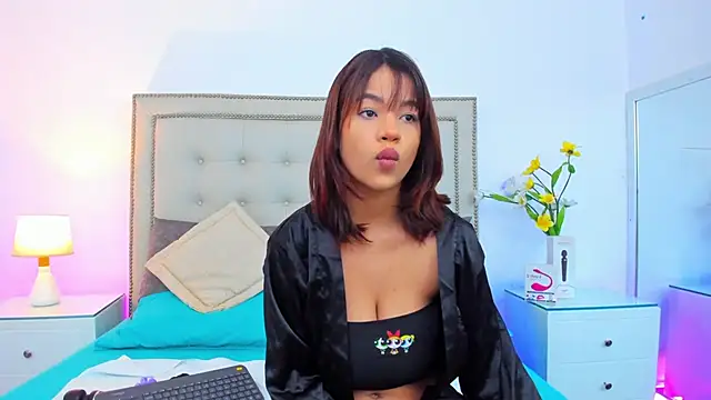 Snapshot of AnahiRivera chatting on 03.15.25 AnahiRivera online show from 03.15.25