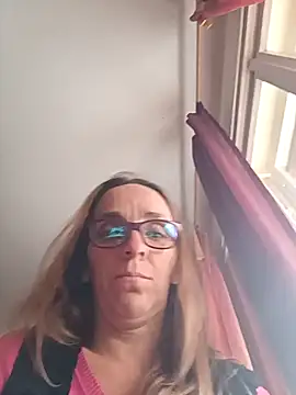 Dettybitch40 online show from 10.26.25