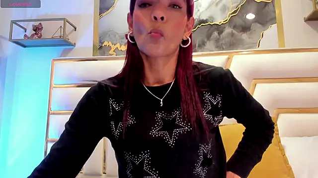 HannaPetit online show from 11.08.25