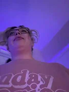 nativepumpkin95 online show from 02.21.25