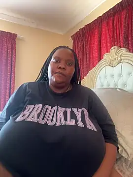 Snapshot of Michyboldy chatting on 12.17.24 Michyboldy online show from 12.17.24